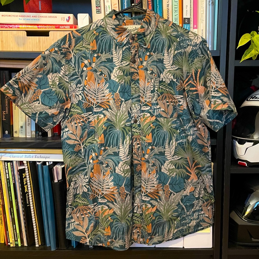 Fun Hawaiian short sleeve button down from Howler Bros.
